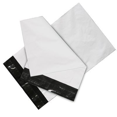 50 microns LDPE blanc Poly Mailer Enveloppes Sacs d'expédition pour les entreprises électroniques