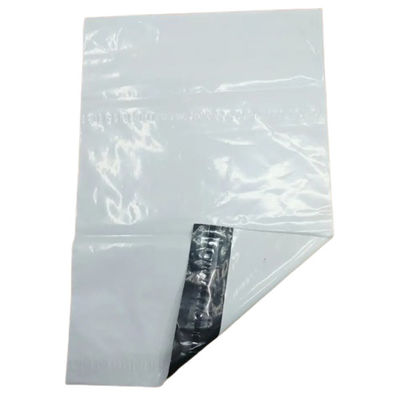 Sacs à expédition poly mailers résistants aux déchirures, imprimés en noir et blanc